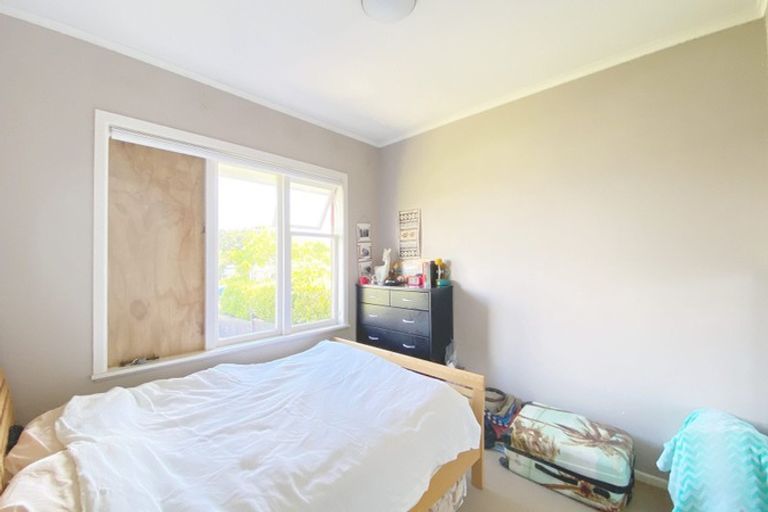 Photo of property in 2/6 Corrella Road, Belmont, Auckland, 0622