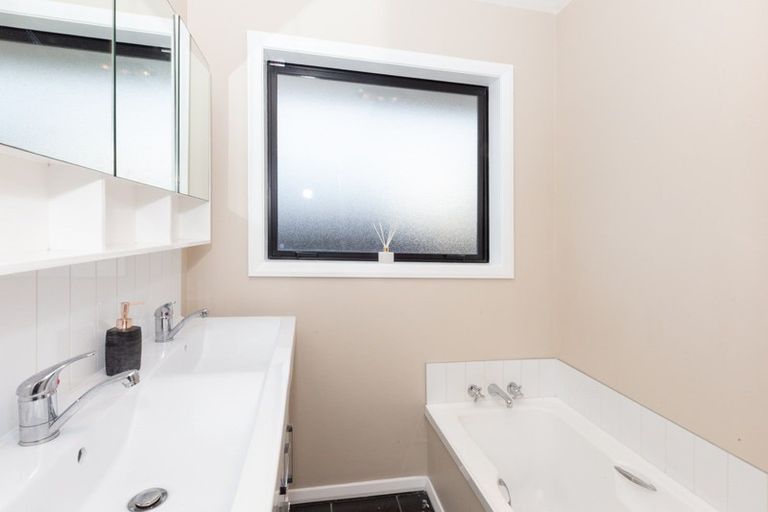 Photo of property in 92 Sparks Road, Hoon Hay, Christchurch, 8025