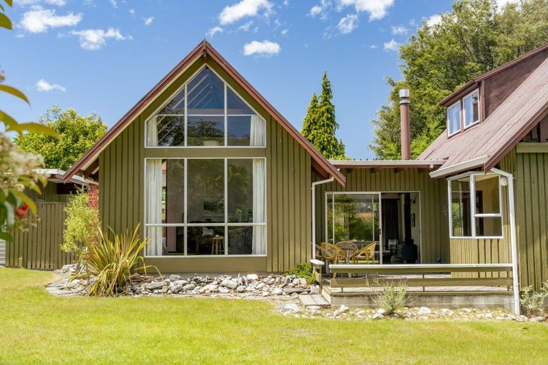 Photo of property in 197 Beacon Point Road, Wanaka, 9305