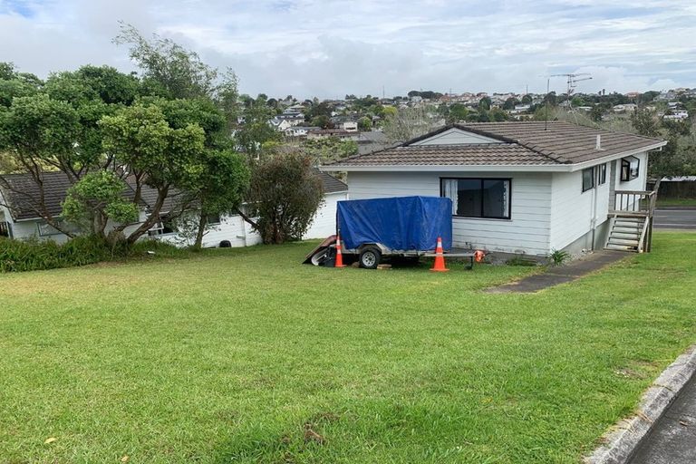 Photo of property in 65 Trias Road, Totara Vale, Auckland, 0629