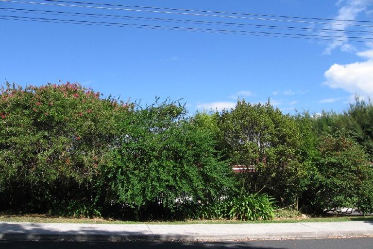 Photo of property in 1/37 Cliff Road, Torbay, Auckland, 0630