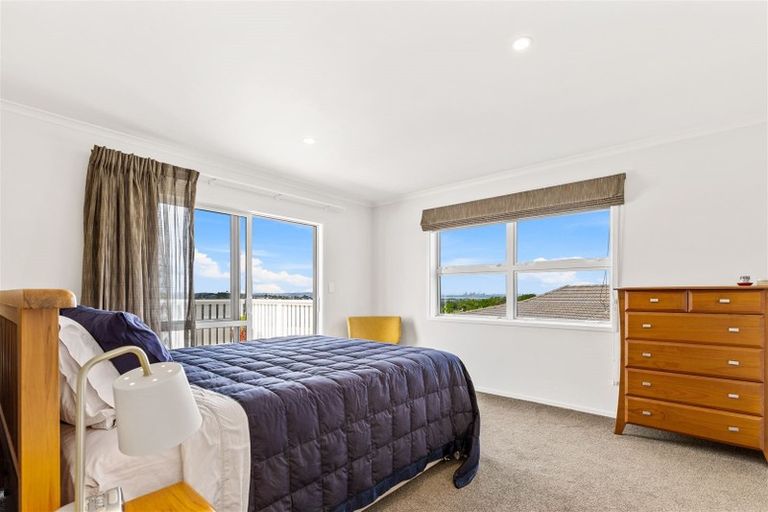 Photo of property in 22a Raelene Place, Massey, Auckland, 0614