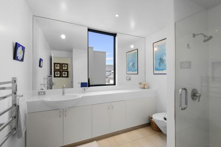 Photo of property in 23a Glendevere Terrace, Redcliffs, Christchurch, 8081