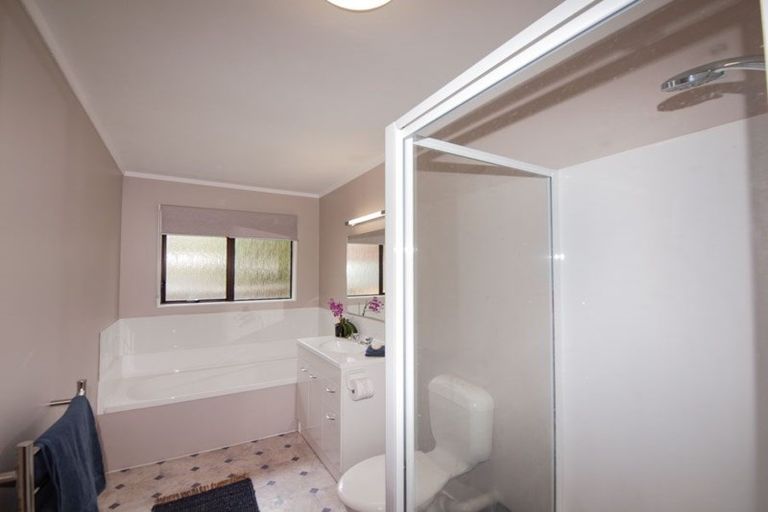 Photo of property in 75 Halswater Drive, Churton Park, Wellington, 6037