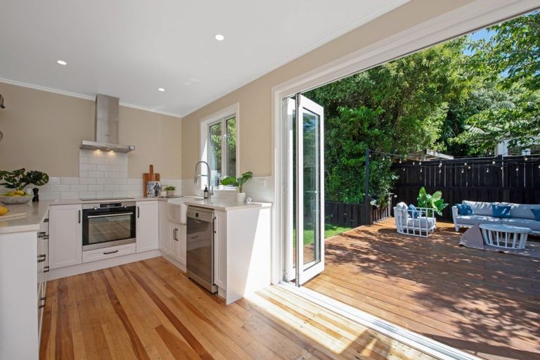 Photo of property in 30 Hathaway Avenue, Karori, Wellington, 6012