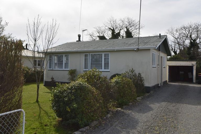 Photo of property in 13 Moreton Road, Carterton, 5713