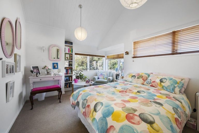 Photo of property in 3 Moana Place, Taradale, Napier, 4112