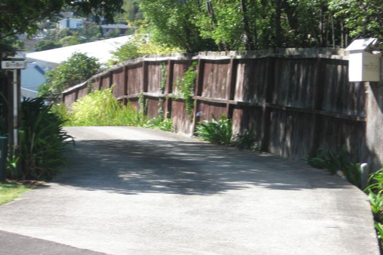 Photo of property in 1/5 Mulberry Place, Glenfield, Auckland, 0629