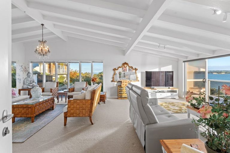 Photo of property in 819 Whangaparaoa Road, Manly, Whangaparaoa, 0930