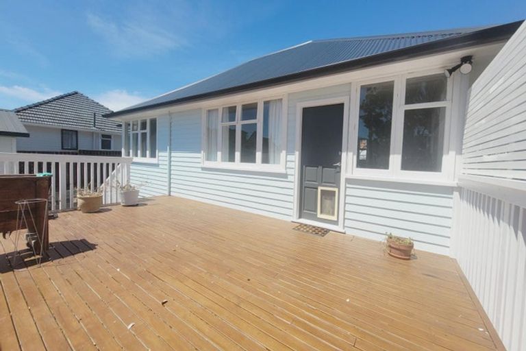 Photo of property in 21 Dimock Street, Titahi Bay, Porirua, 5022