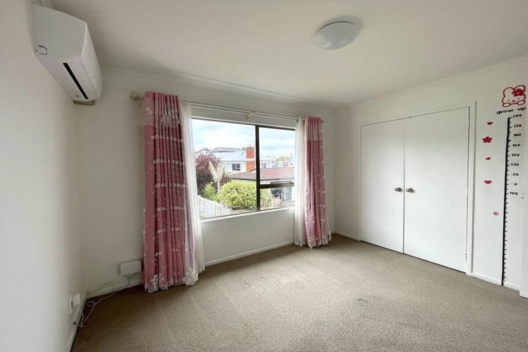 Photo of property in 26 Devon Road, Bucklands Beach, Auckland, 2012
