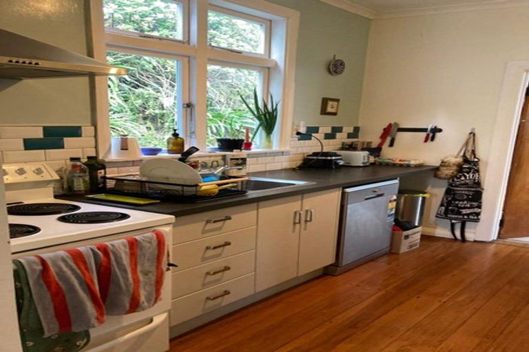 Photo of property in 35 Melrose Road, Island Bay, Wellington, 6023