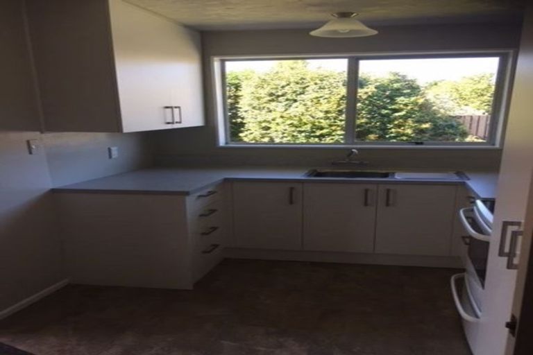 Photo of property in 2/73 Solomon Avenue, Redwood, Christchurch, 8051