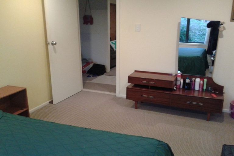 Photo of property in 3 Oswald Crescent, Paparangi, Wellington, 6037