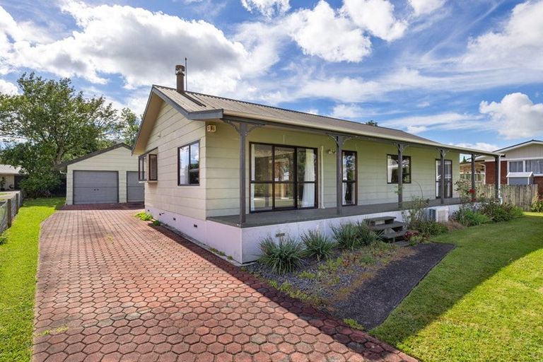 Photo of property in 124 Stanley Avenue, Te Aroha, 3320