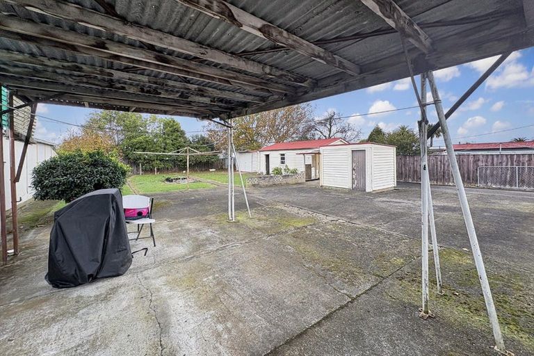 Photo of property in 12 Collett Street, Dannevirke, 4930