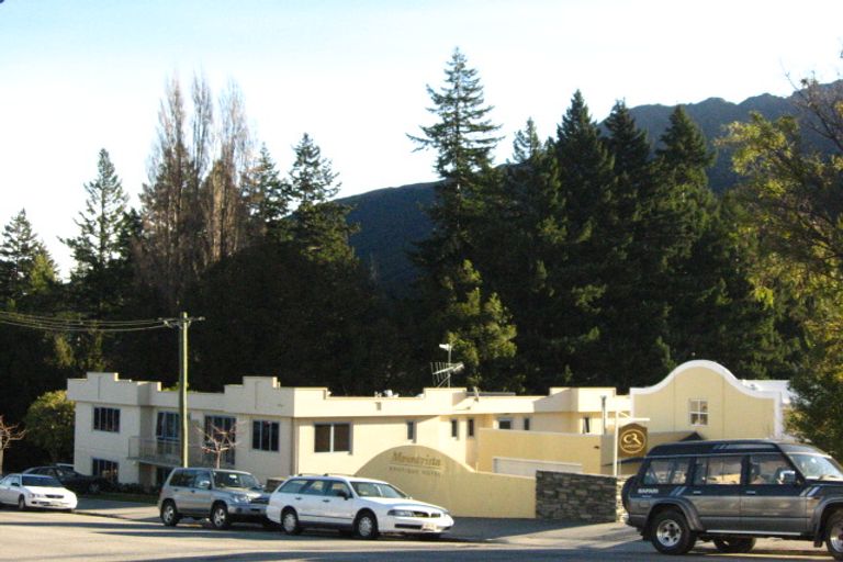 Photo of property in 10 Frankton Road, Queenstown, 9300