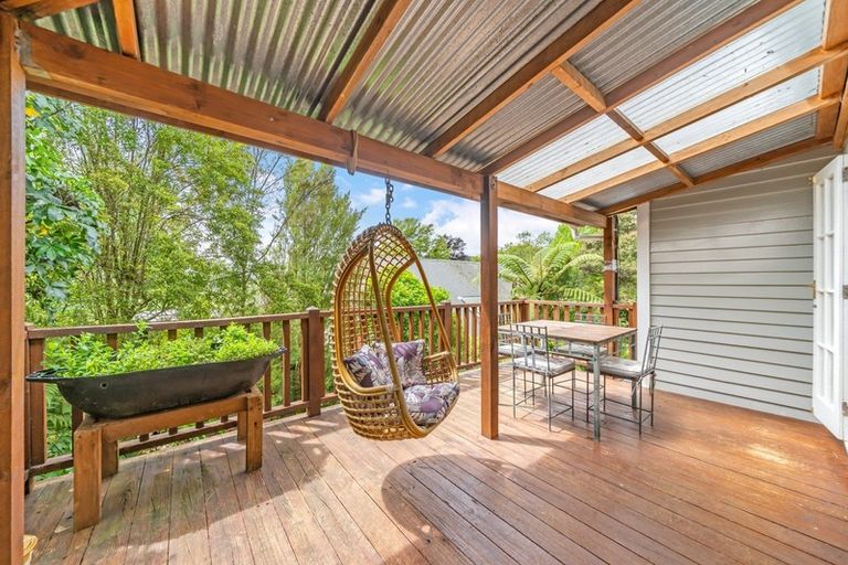 Photo of property in 82 Pinehaven Road, Pinehaven, Upper Hutt, 5019