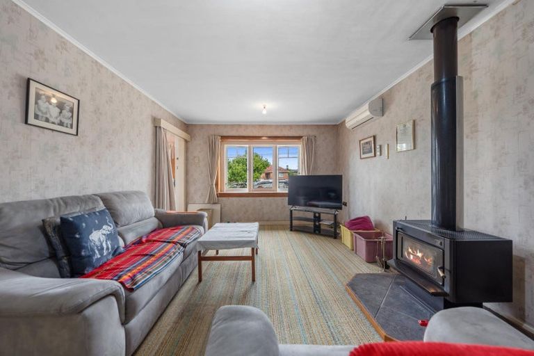 Photo of property in 41 Hutchinson Avenue, New Lynn, Auckland, 0600