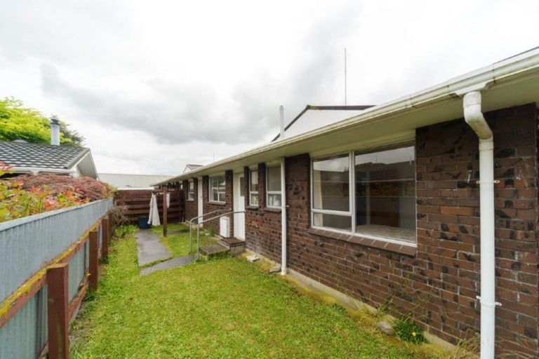 Photo of property in 11a Woodfield Avenue, Roslyn, Palmerston North, 4414