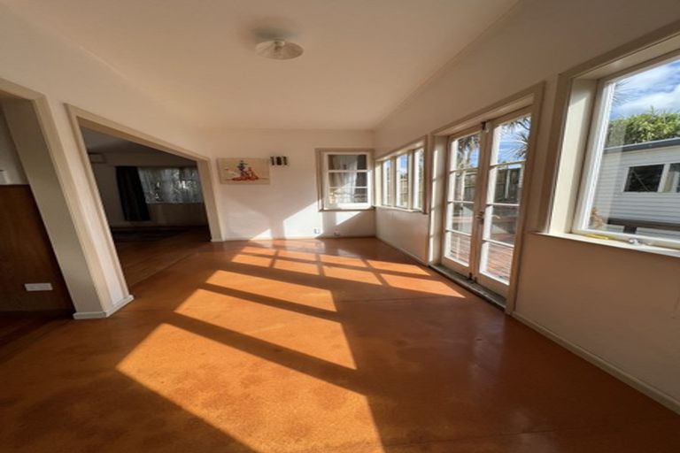 Photo of property in 494 Mount Albert Road, Mount Roskill, Auckland, 1042