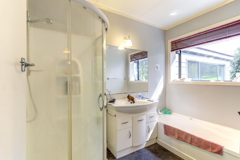 Photo of property in 294 Tuhikaramea Road, Temple View, Hamilton, 3290