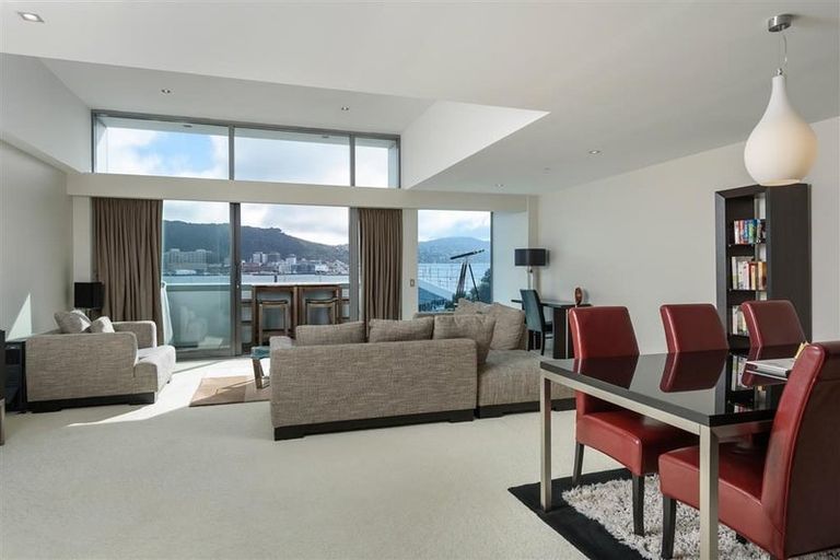 Photo of property in Blanc, 3e/136 Oriental Parade, Oriental Bay, Wellington, 6011