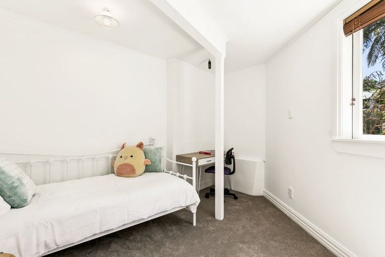 Photo of property in 210 Sydney Street West, Thorndon, Wellington, 6011