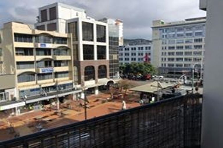 Photo of property in Courtenay Apartments, 402/120 Courtenay Place, Te Aro, Wellington, 6011