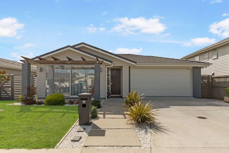 Photo of property in 19 Gum Spear Road, Takanini, 2112