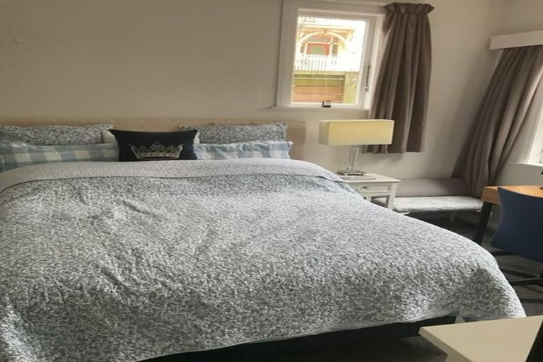 Photo of property in 7 Derby Street, Mount Victoria, Wellington, 6011