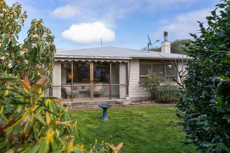 Photo of property in 12 Papawai Road, Greytown, 5712