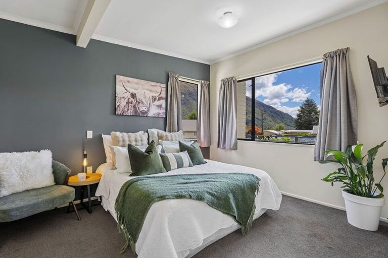 Photo of property in 17 Kent Street, Kingston, Athol, 9793