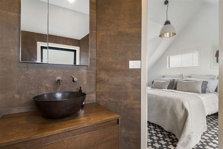 Photo of property in 9 Quebec Road, Milford, Auckland, 0620