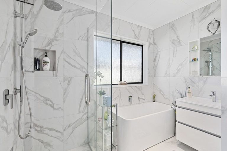 Photo of property in 30 Nikau Street, Inglewood, 4330