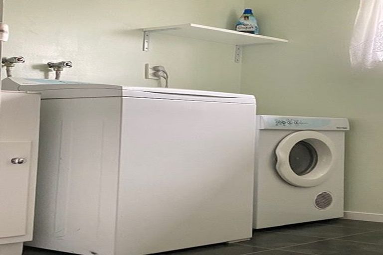 Photo of property in 165 Tait Drive, Greenmeadows, Napier, 4112