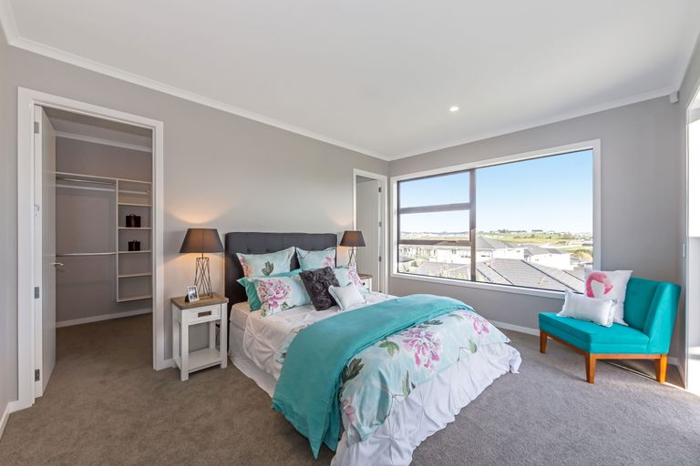 Photo of property in 13 Boocock Crescent, Orewa, 0931