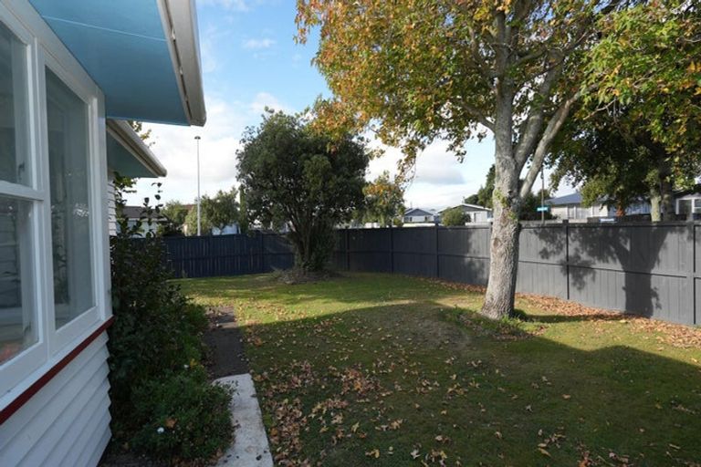 Photo of property in 19 Rhodes Drive, Kelvin Grove, Palmerston North, 4414