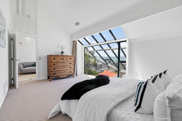 Photo of property in 23 Clermont Terrace, Kelburn, Wellington, 6012