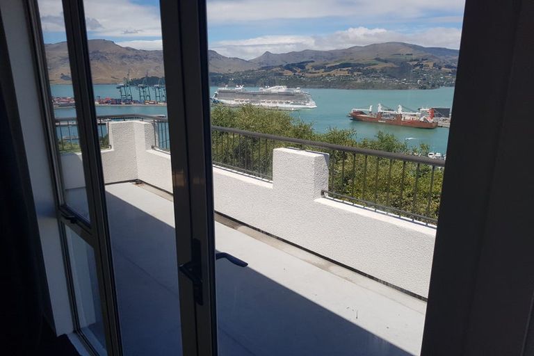 Photo of property in 16 Dudley Road, Lyttelton, 8082