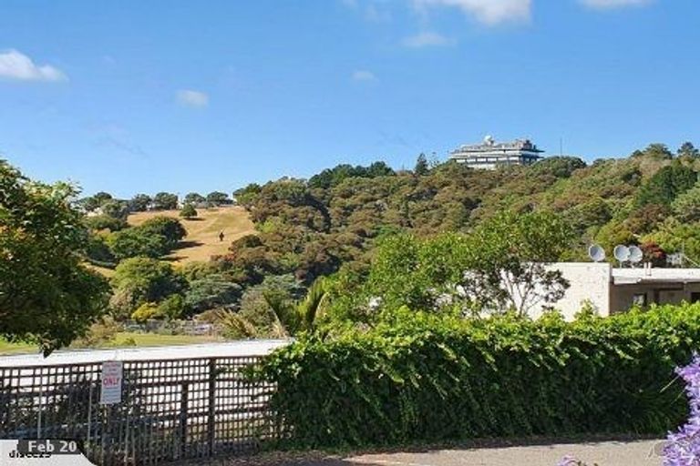 Photo of property in 4/15 Upper Lewisville Terrace, Thorndon, Wellington, 6011