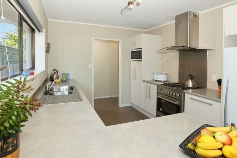 Photo of property in 1/122 Waimumu Road, Massey, Auckland, 0614