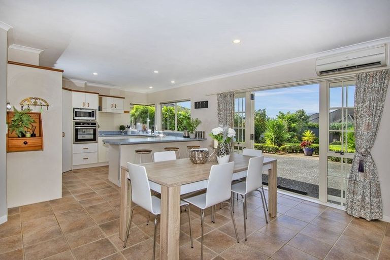 Photo of property in 14 Chatsfield Place, Te Kamo, Whangarei, 0112