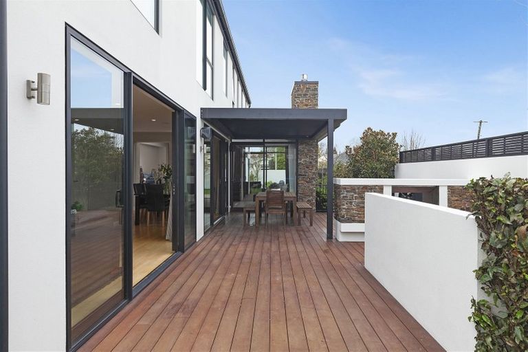 Photo of property in 28 Devonport Lane, St Albans, Christchurch, 8014