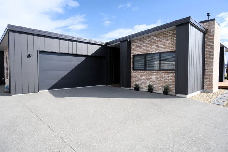 Photo of property in 2 Maru Terrace, Wharewaka, Taupo, 3330