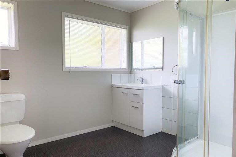 Photo of property in 2/14 Claridge Street, Glen Eden, Auckland, 0602