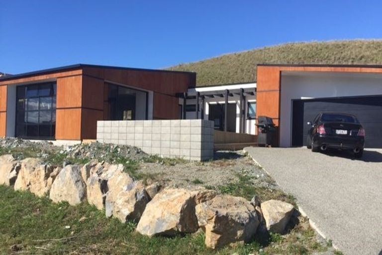 Photo of property in 8 Crown Terrace, Britannia Heights, Nelson, 7010