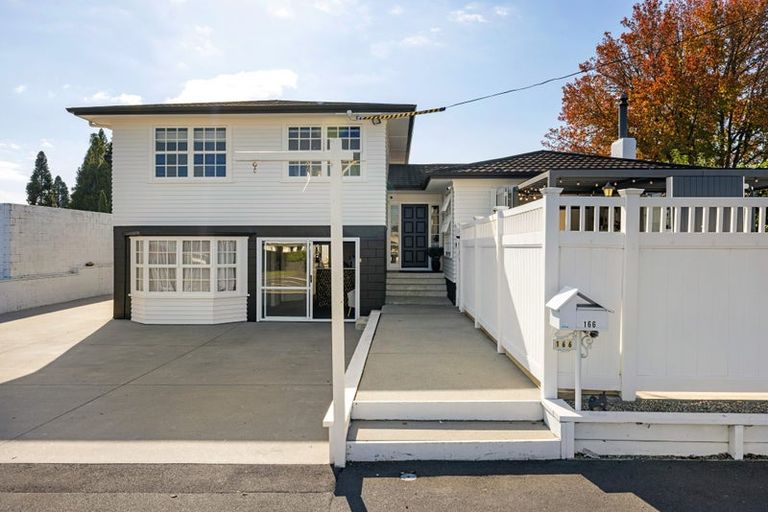 Photo of property in 166 Sandwich Road, St Andrews, Hamilton, 3200