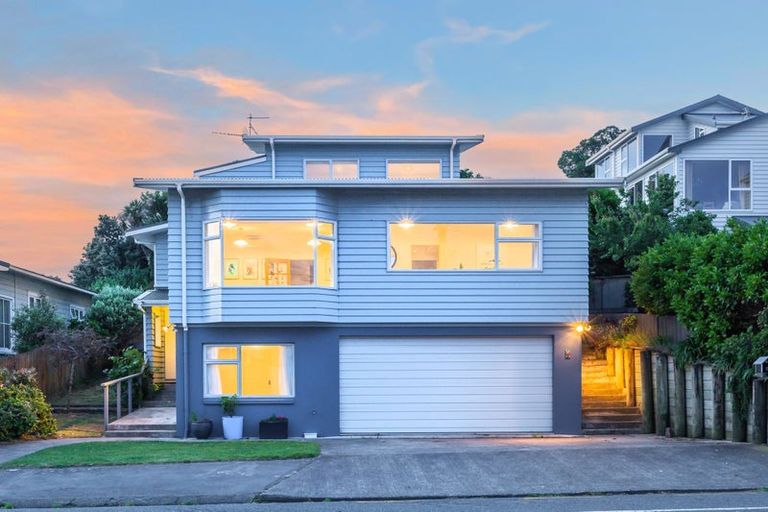 Photo of property in 18 Beach Road, Plimmerton, Porirua, 5026