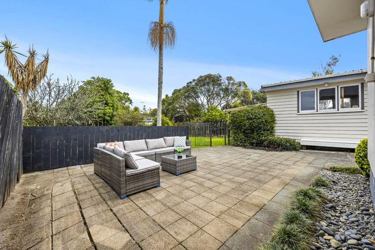 Photo of property in 34 Beechdale Crescent, Pakuranga Heights, Auckland, 2010